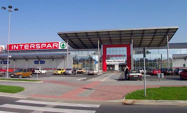 Spole�ensko obchodn� centrum Ostrava - Dubina